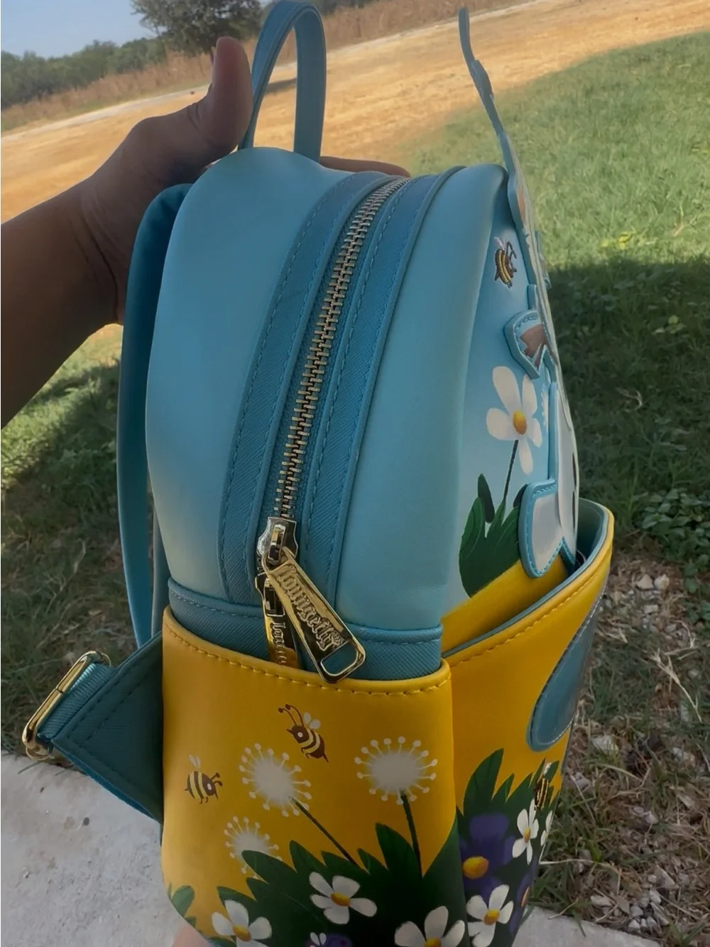 Loungefly Disney Olaf in Summer mini backpack